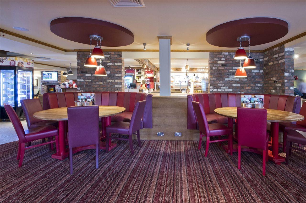 Premier Inn Premier Inn Bideford Kültér fotó