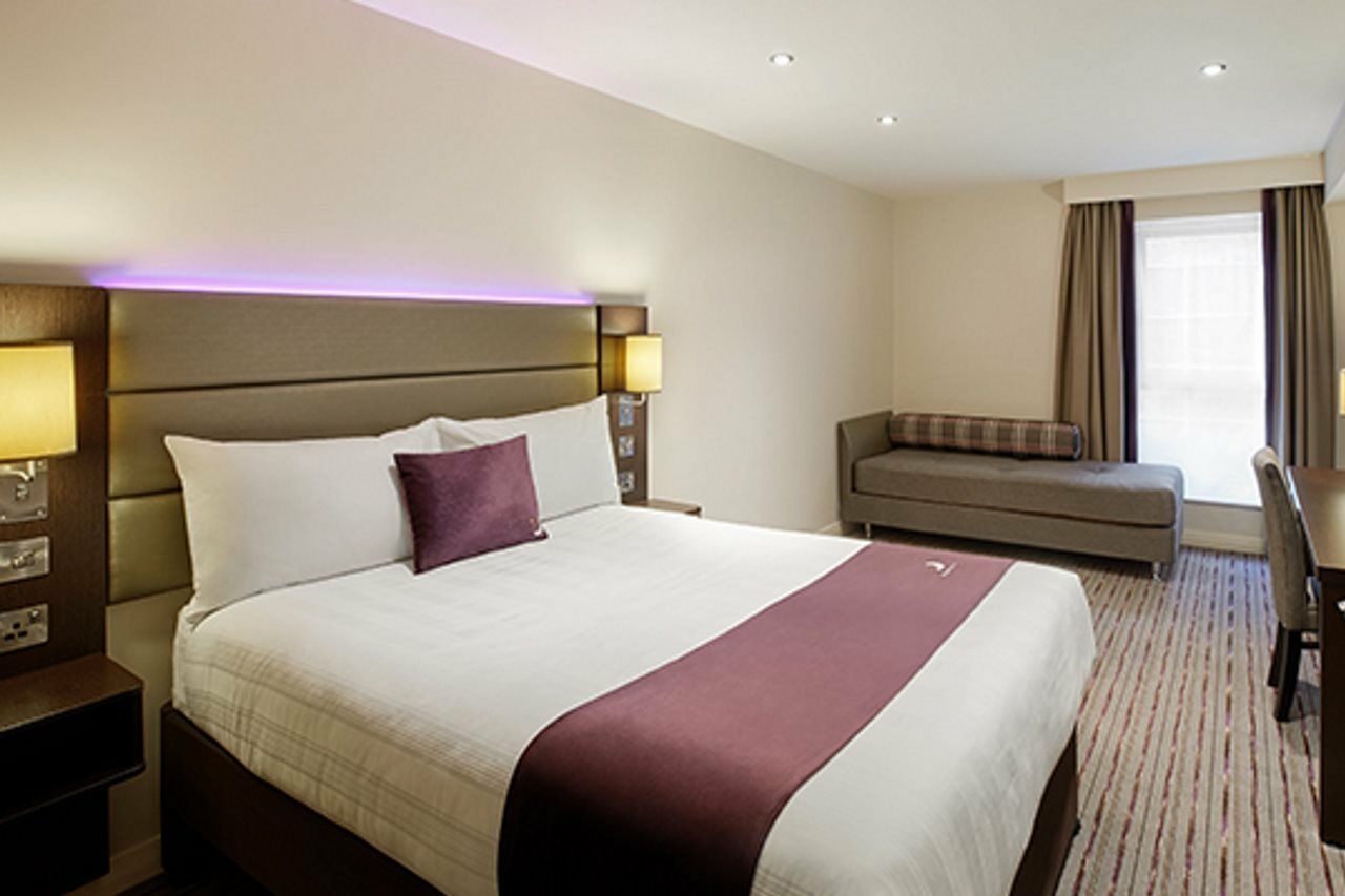 Premier Inn Premier Inn Bideford Kültér fotó